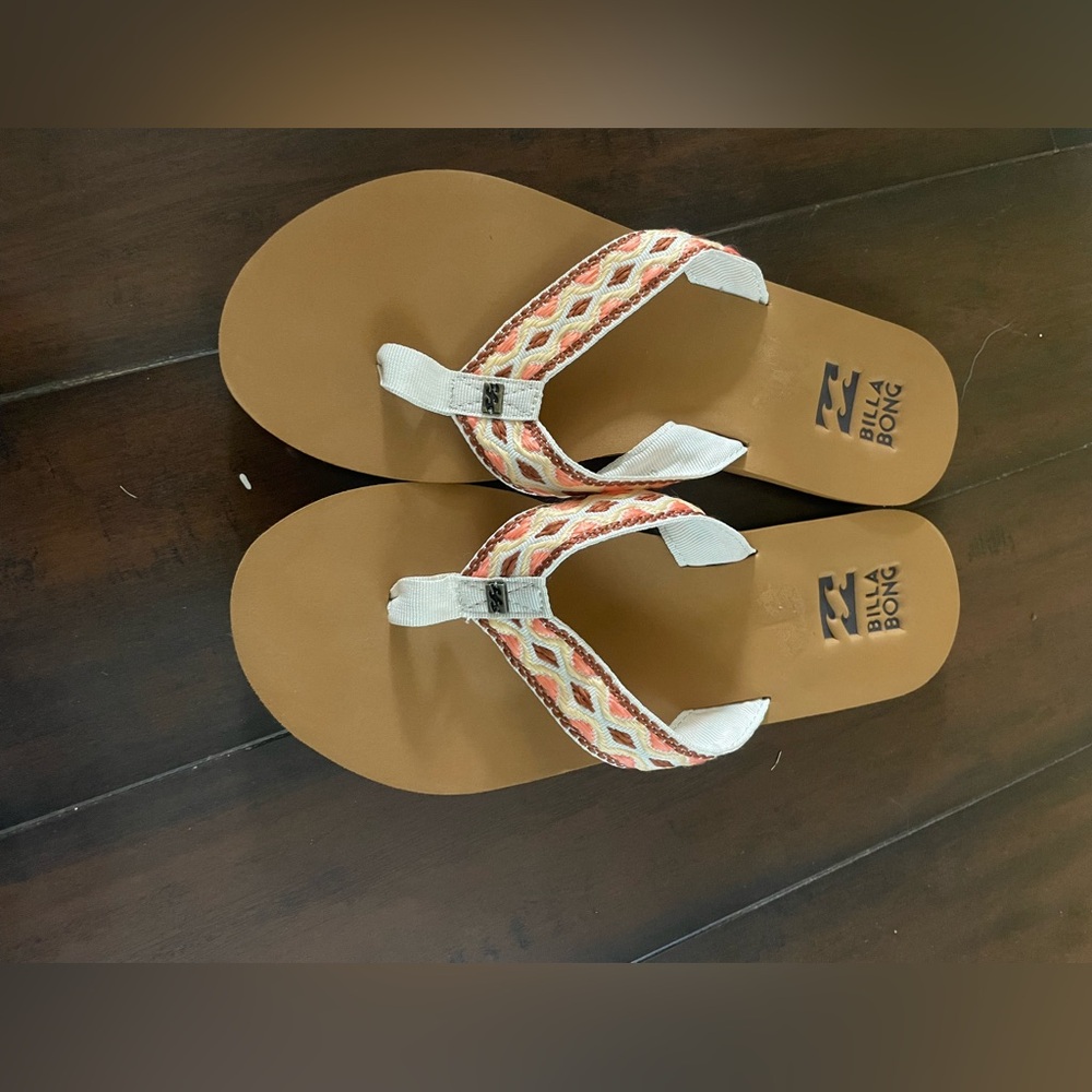 women’s flip flops brand new never worn